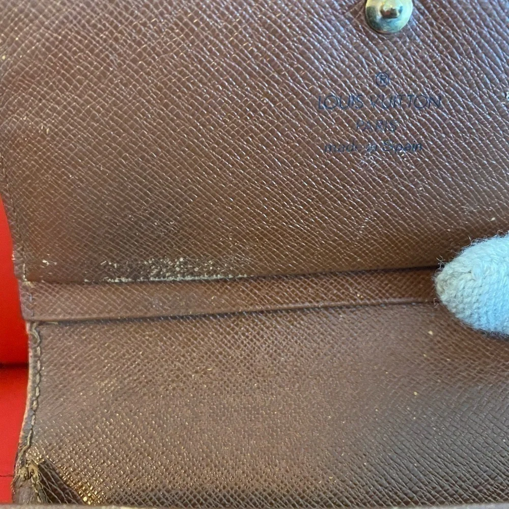 Louis Vuitton Wallet  - Authentic - Picture 10 of 16